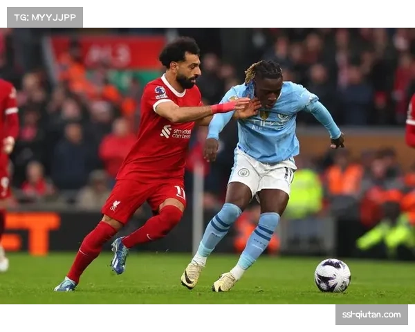 利物浦扳平球因越位争议被取消，曼城逃过一劫