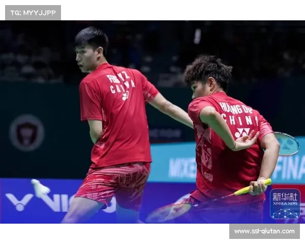 中国组合冯彦哲-黄东萍直落两局战胜队友,夺得2025年世界羽联年终总决赛混双冠军